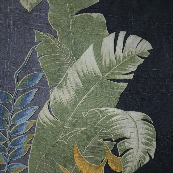 Tommy Bahama Other - Vntg TOMMY BAHAMA Hawaiian Men's Silk Shirt XL Blue Leaves On Gray